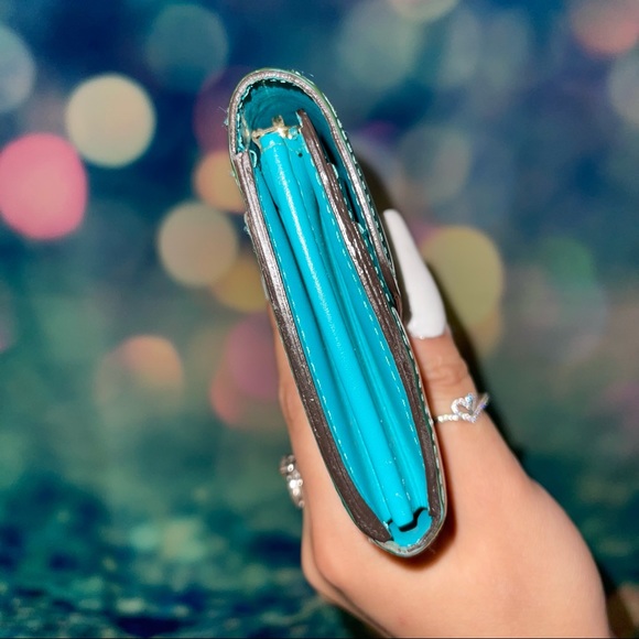 Turquoise Louis Vuitton Sarah Wallet Bleu lagoon - Picture 5 of 9